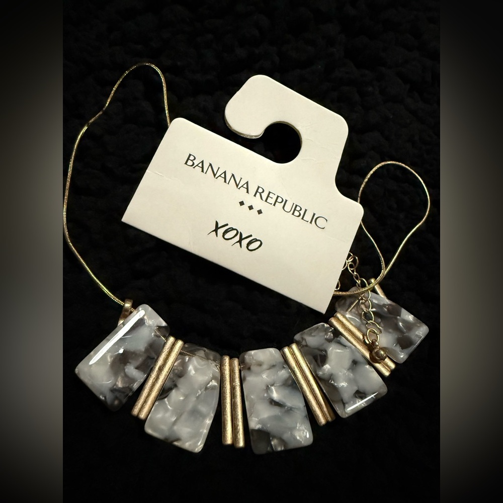 Banana Republic XOXO Necklace Black and White Marble Gold Tone Statement Piece